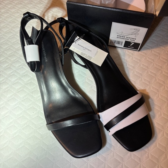 Vegan Leather Heel - Picture 3 of 3